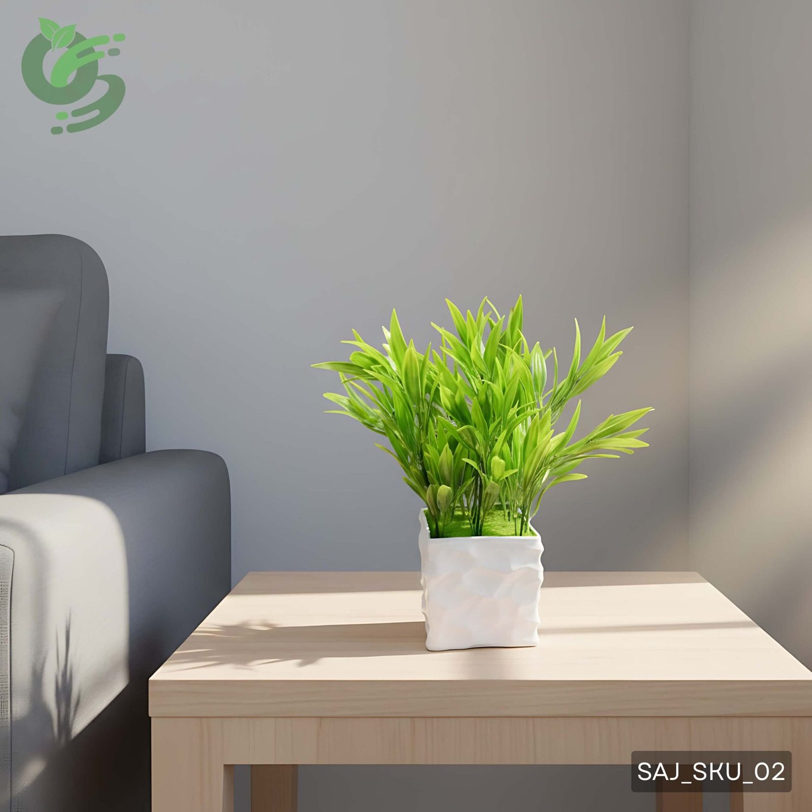 সাদা টবসহ সতেজ সবুজ কৃত্রিম পাতার গাছ